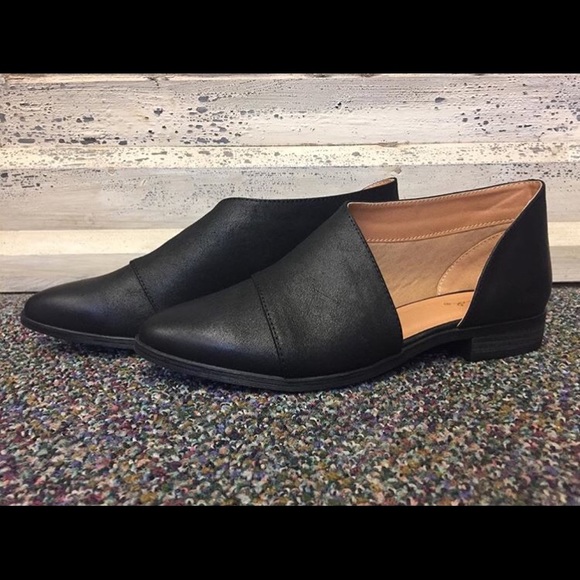 SALE 🎉 NIB Boutique Tuxedo Cut Flats - Picture 2 of 6